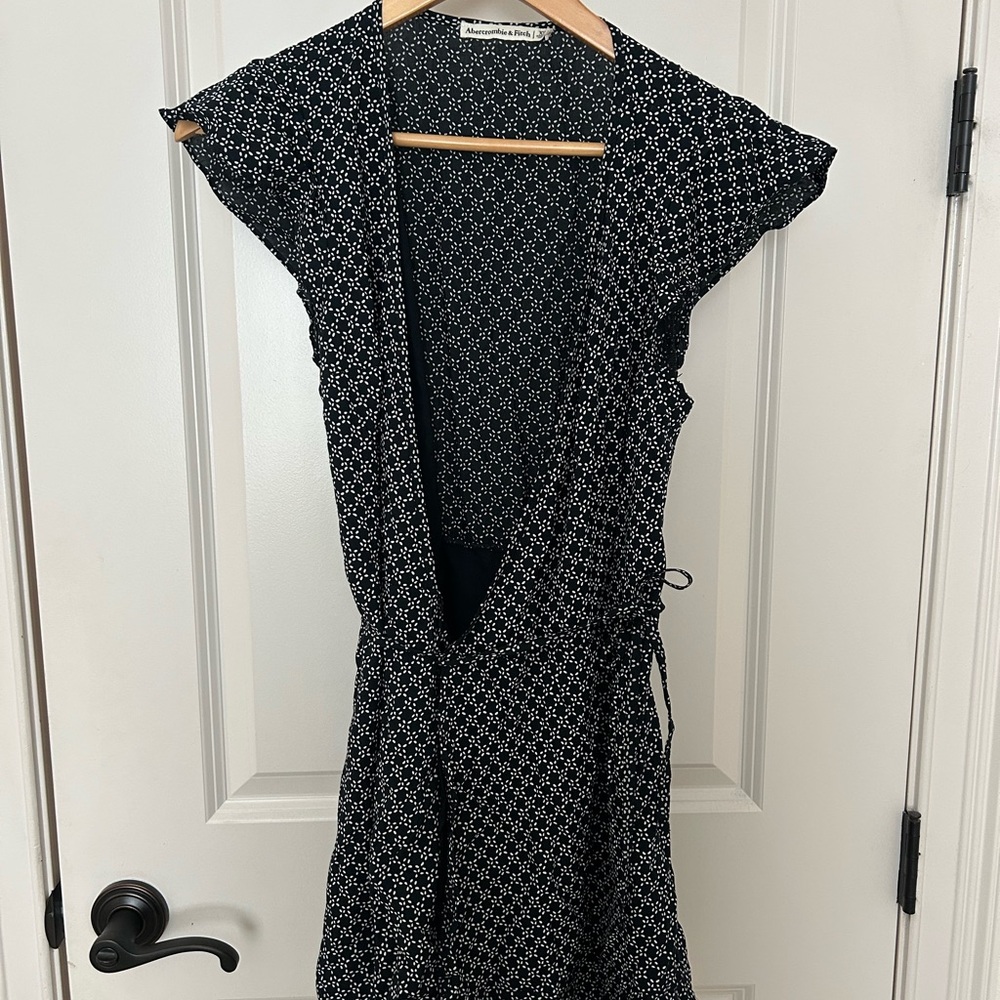 Abercrombie & Fitch Black and White Wrap-Front Dress